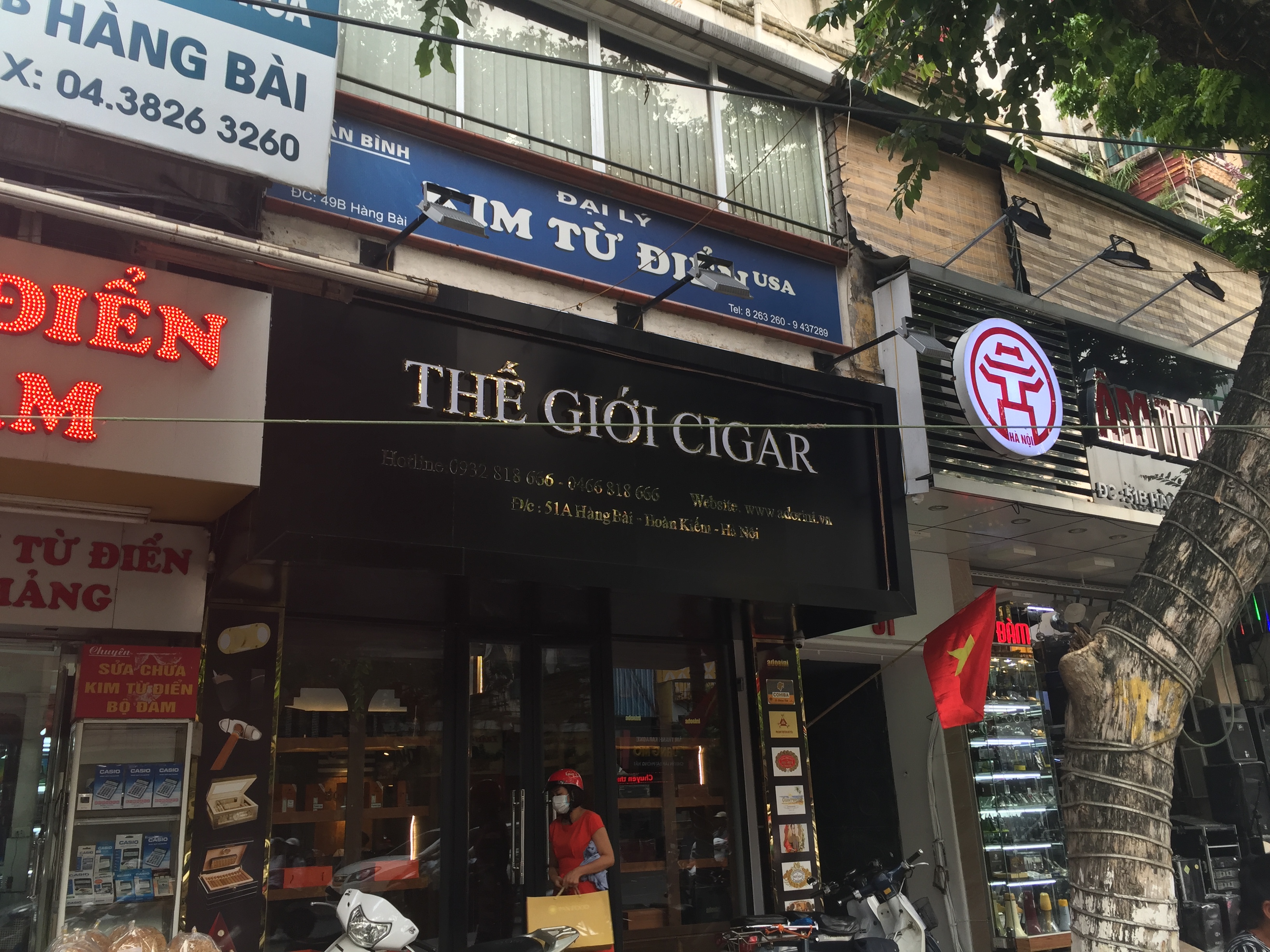 5-sep-cigar-world-hanoi-karl